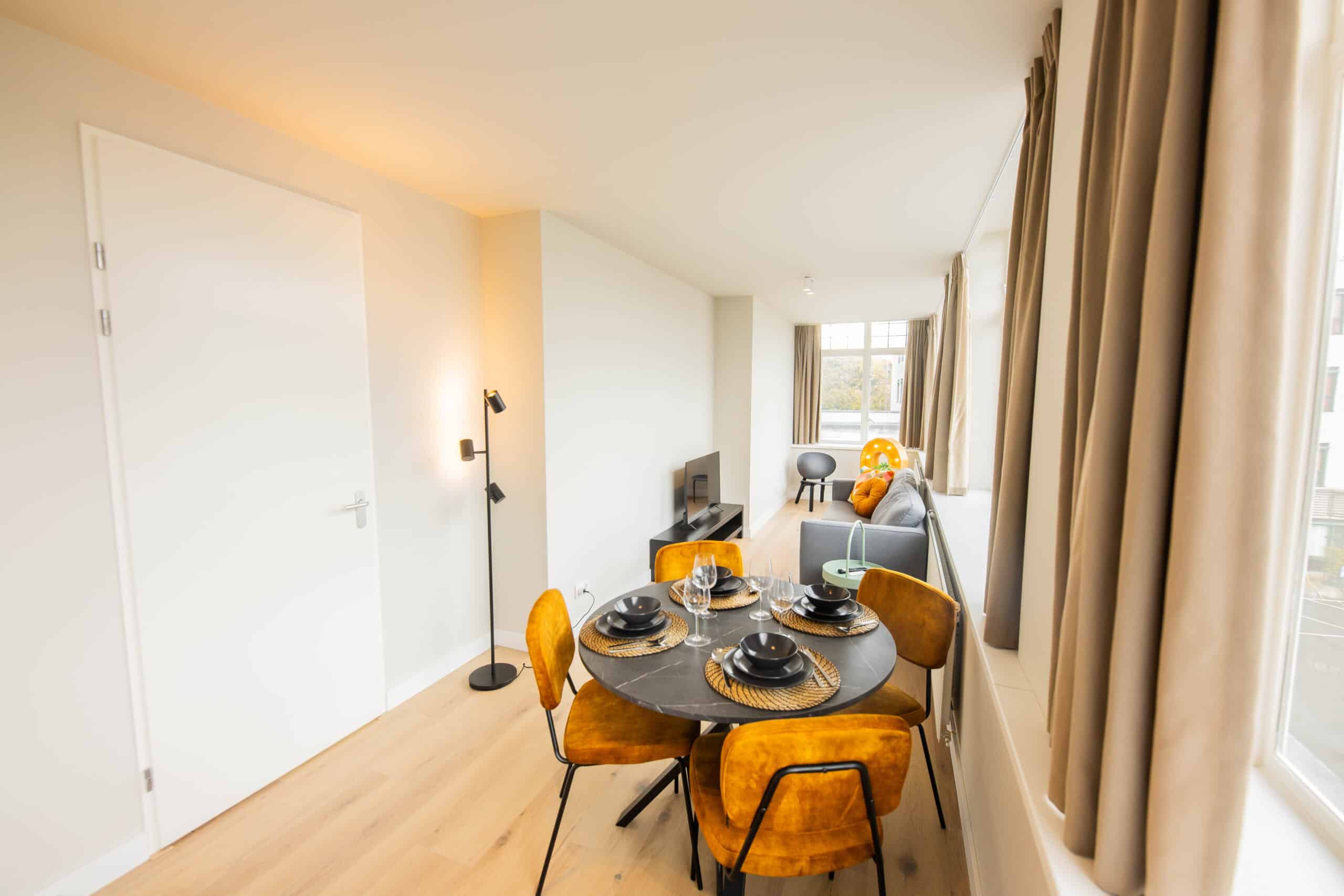 79 m² Central Rotterdam | 3BR, 5 Beds.