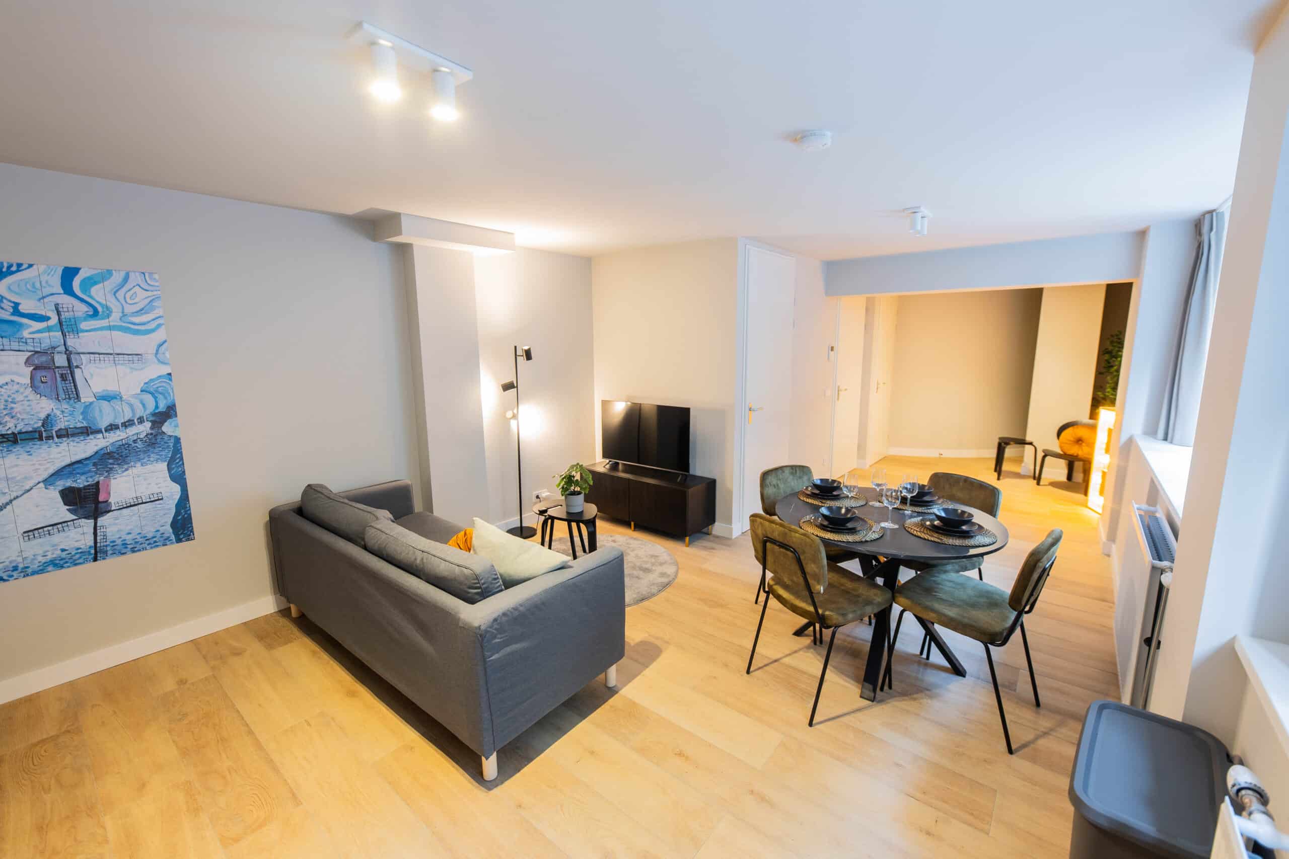95 m² Central Rotterdam | 3BR, 5 Beds.