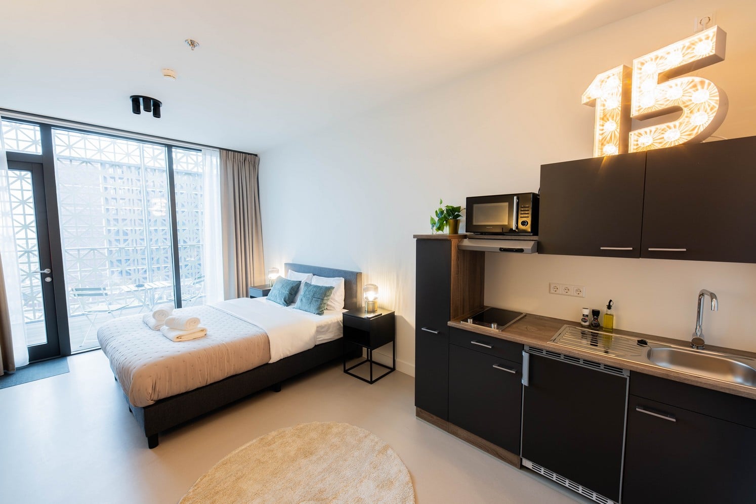 AC & Skyline Views | Rotterdam Studio, 20 m²